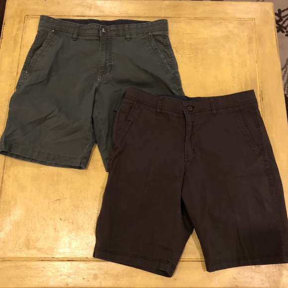 Bundle of 2 Size 34 Shorts 10 inch Inseam - Picture 1 of 16